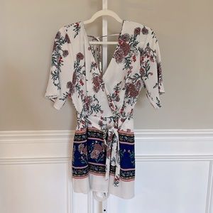 White Romper size L